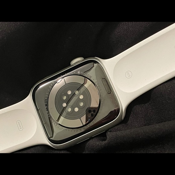 Apple Watch Series 6 Silver main image 7